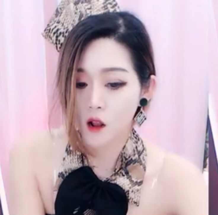 虎牙HD王妃千元定制热舞合集38部1.04G，跳舞诱惑无尺度