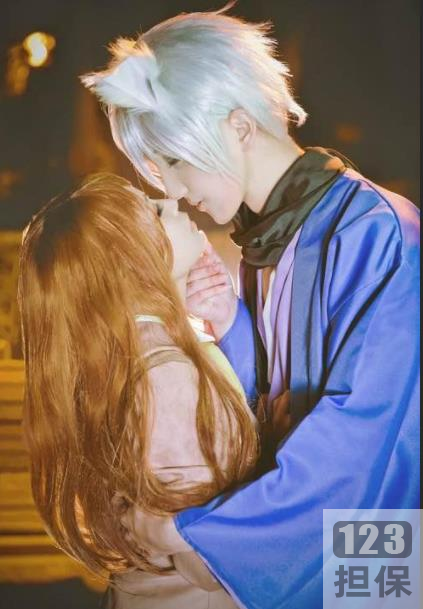 微博花狸追27部1.8G性感COS合集