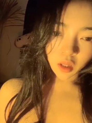 抖M健身美女18视频40照113MB火辣