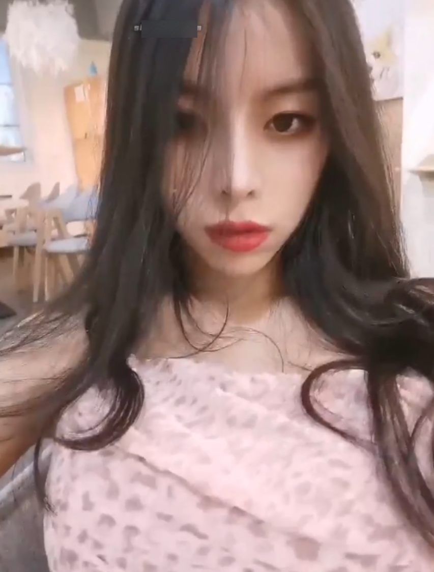 推特riri617生活照合集28部132M太嫩了