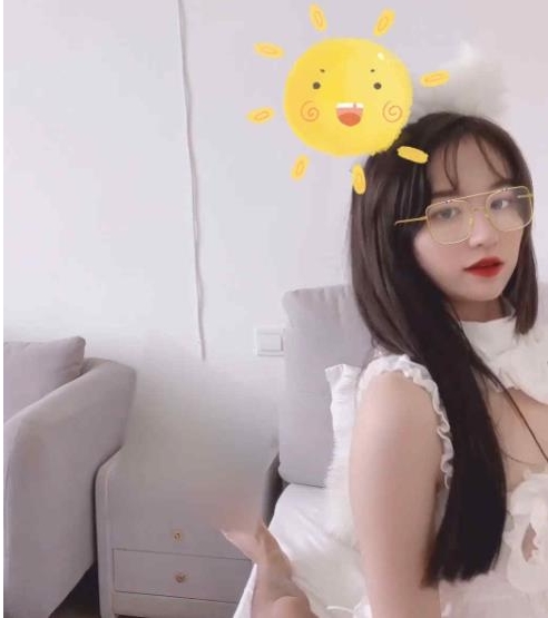 斗鱼热门主播不见星空合集1部太诱人了