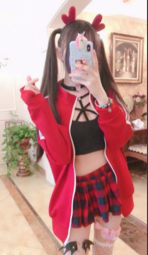 抖阴三寸妹学生服装热舞私人镜头1部2.57G优质粉嫩