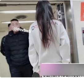 QT浅人前绝密影像展示82P+1V981M街头大胆尝试