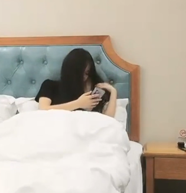 清纯美眉老公别闹视频1部1.34G推特优质