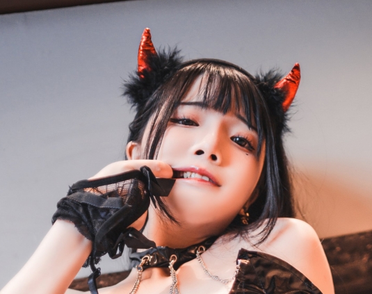 115落落RakuCOS作品28套13G火辣诱人