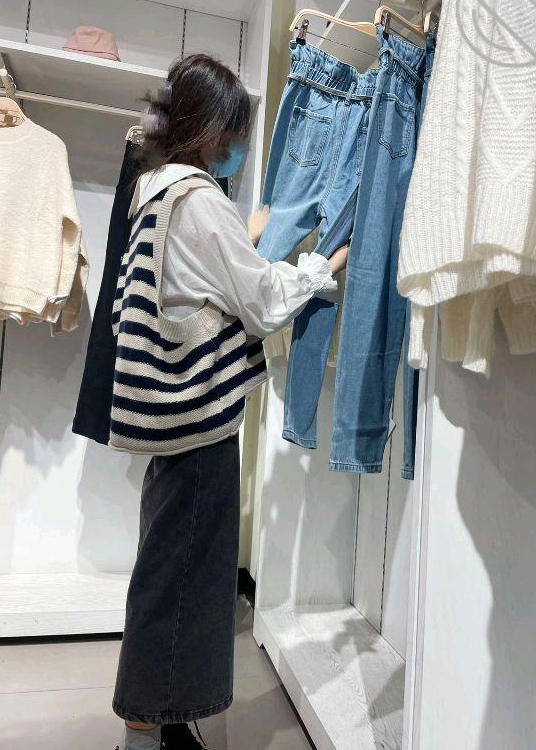 推特晓彤表妹呐喊13部4.8G傲人翘臀露骨交流