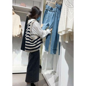 推特晓彤表妹呐喊13部4.8G傲人翘臀露骨交流