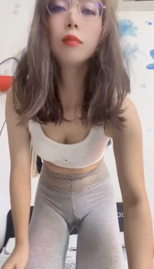 快手小苹果32部私房互动16G优质蝴蝶