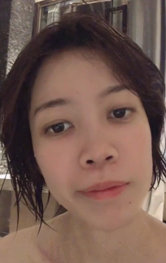 林娜教师书店高层私密影像1.5G苹果泄露88部丰满热辣