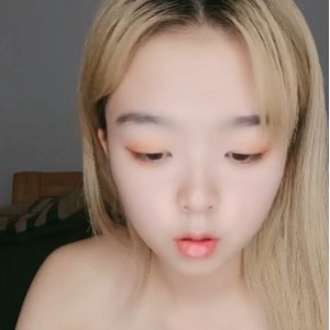 INS一线天小桃秘事1部1.1G奇趣
