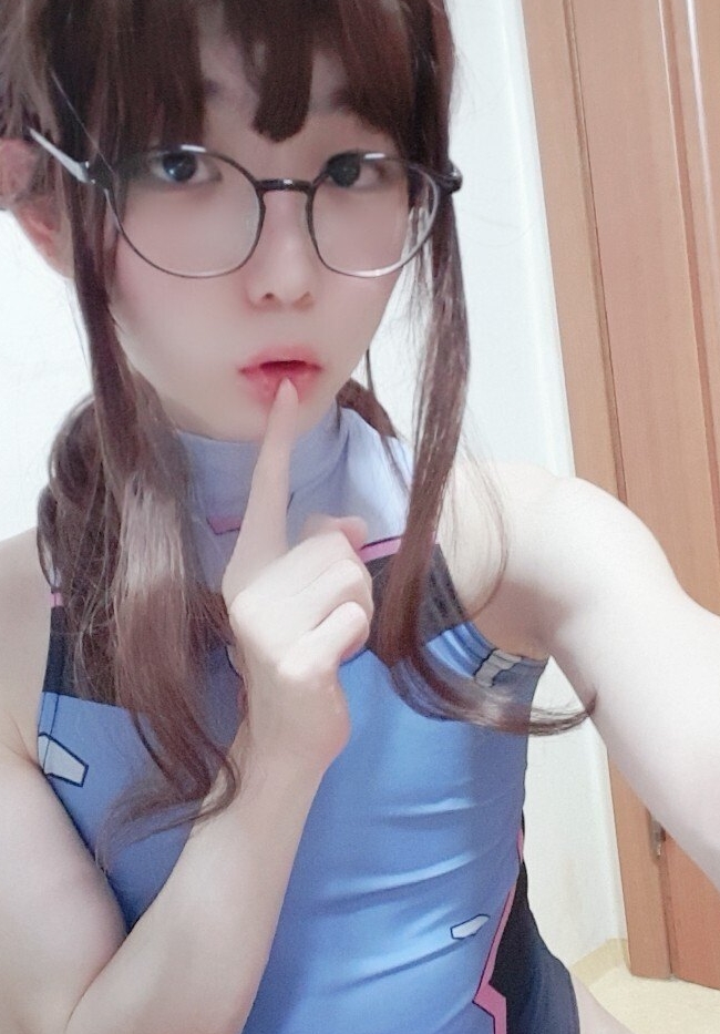 韩国妖精Ywzzz伪娘特别收录825v59g