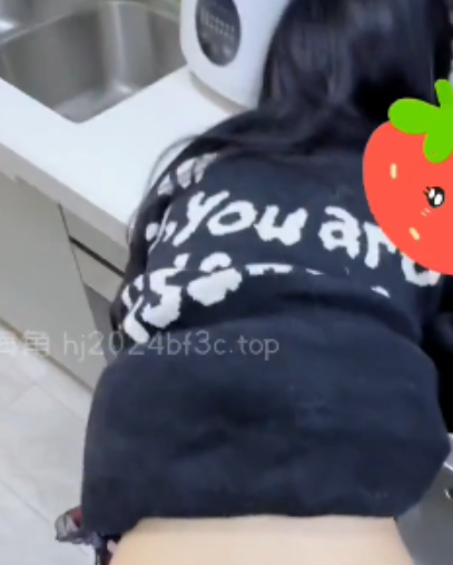 **推特思考妹妹蜜桃视频8部合集2.06G汁水四溢**