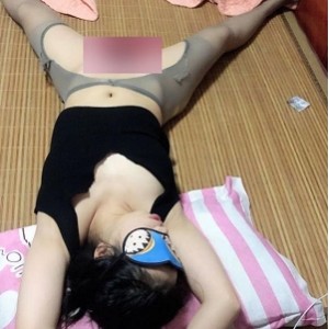 627P+2V2G绿帽丈夫出卖邵可私密床照推特展示身材绝了