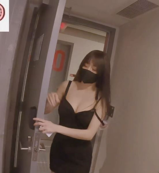 小水水黑丝御姐反差21V合集13.7G包臀曲线太顶了
