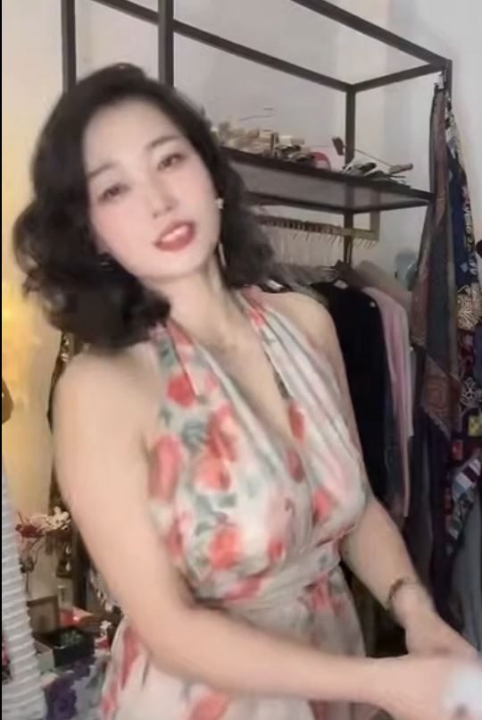 熟女蓝姐姐抖音居家道具魅惑私拍15部603MB韵味撩人