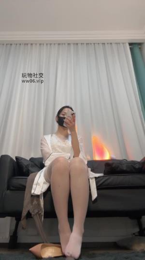 22V10.82G玩物晚晚私密视频合集曲线撩人