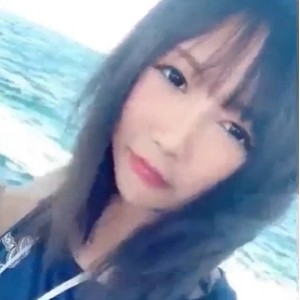 微博网红铭铭kizami35套定制私拍9.6G清纯外表下藏着致命诱惑