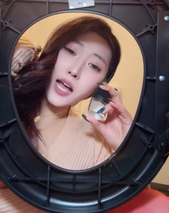 玩物直播娩娩婏婏香水马桶俯视1V400MB太带劲